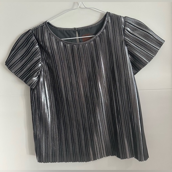 Cat & Jack: Girls Boxy Short Sleeve Blouse- Size Medium - Picture 1 of 5